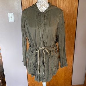 Womens BDG unlined utility anorak. Size XS